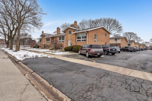 1525 Arlington Heights Rd, Arlington Hts, IL 60004-3947