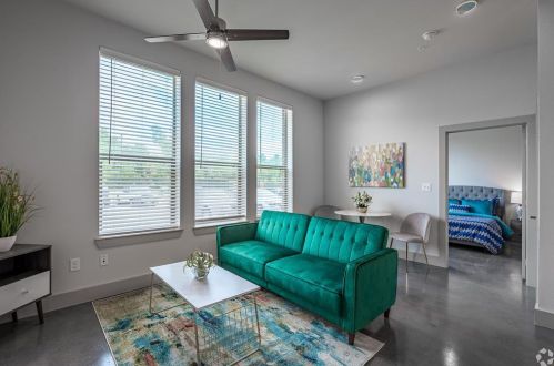 2942 Riverside Dr, Fort Worth TX  76119-0026 exterior