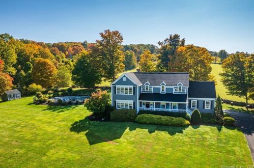 4 Bresson Farm Rd, Sandy Hook, CT 06482-1566