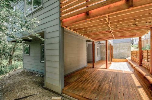 5008 Baker St, Austin TX  78721-1511 exterior