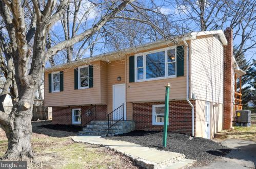 34 Goldenrod Dr, Charles Town, WV 25414-5873