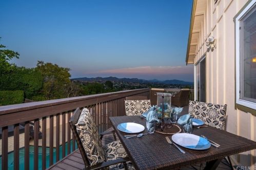 8561 Golden Ridge Rd, Lakeside, CA 92040-5633