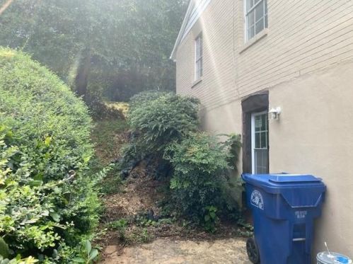 637 Lyric Way, Atlanta GA  30318-6053 exterior