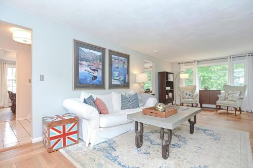 75 Hedgerow Dr, Warwick, RI 02886-9536