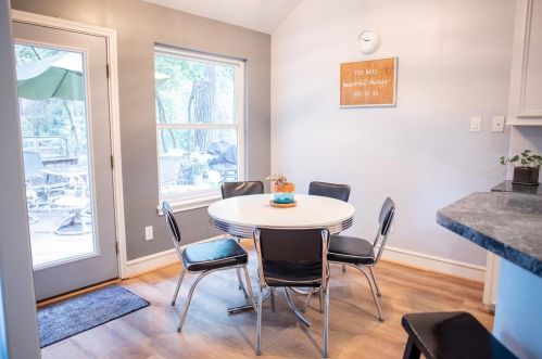 84 Oak Grove Ln, Conroe TX  77304-2515 exterior