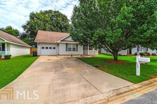 220 Deer Track Ct, Warner Robins, GA 31088-2797