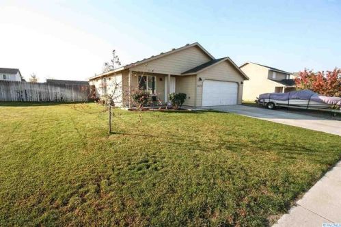 8620 Overland Ct, Pasco, WA 99301-6755