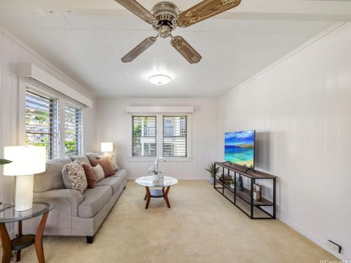 1817 Aupuni St, Honolulu, HI 96817-1935
