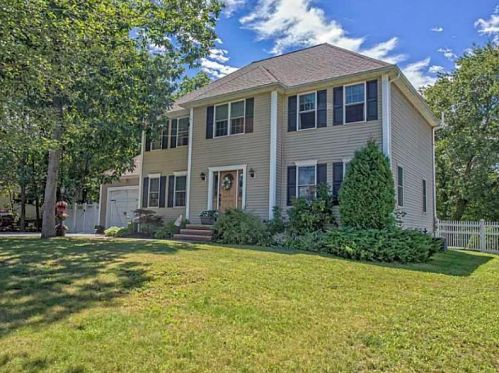140 Wallum Lake Rd, Glocester, RI 02859-2103