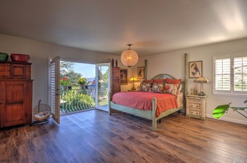 2360 Shields St, Glendale CA  91214-1541 exterior