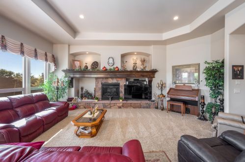 90 Brokenstone Trl, Kayenta UT 84738-6575 exterior