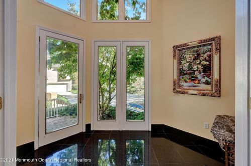 196 Crystal Springs Ct, Holmdel Village, NJ 07733-2528