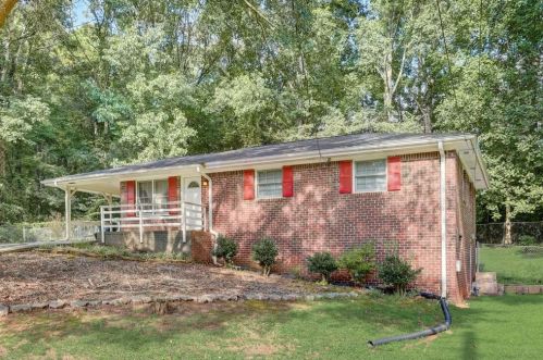 2001 Winchester Ct, Marietta, GA 30008-5858