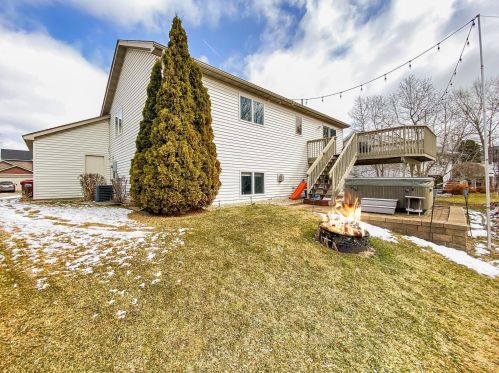 7643 31st St, Saint Paul MN  55128-4041 exterior