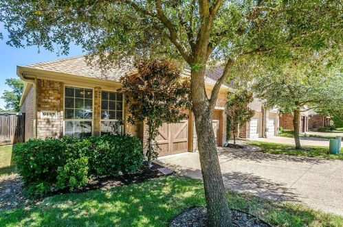 9137 Cottonwood Village Dr, Fort Worth, TX 76120-4191