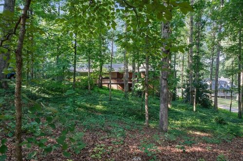 431 Oakleaf Trl, Suwanee, GA 30024-1056