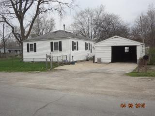 2049 Hamilton Ave, Springfield IL  62702-4155 exterior