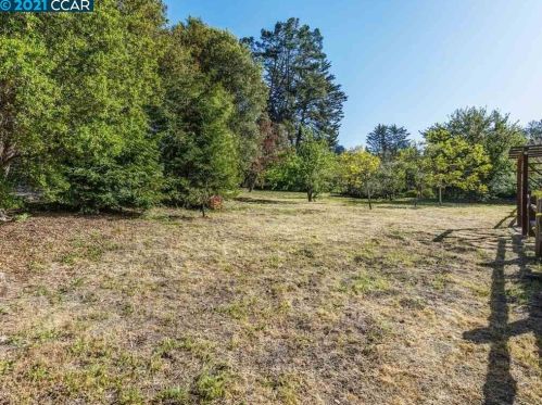 136 Fiesta Cir, Orinda, CA 94563-4353