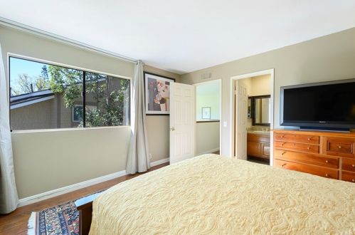 7315 Singingwood Dr, Anaheim CA 92808-1701 exterior