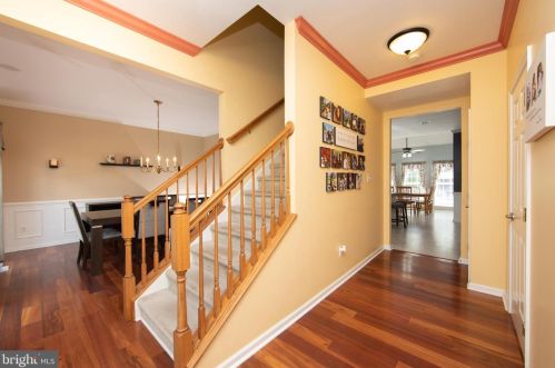 36 Hackemore St, Burlington, NJ 08016-3056