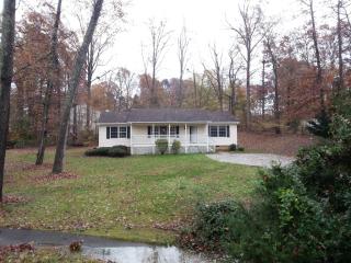 5502 Vicksburg Ln, Durham, NC 27712-2329