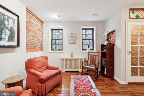 821 10th St, Philadelphia PA 19147-3726 exterior