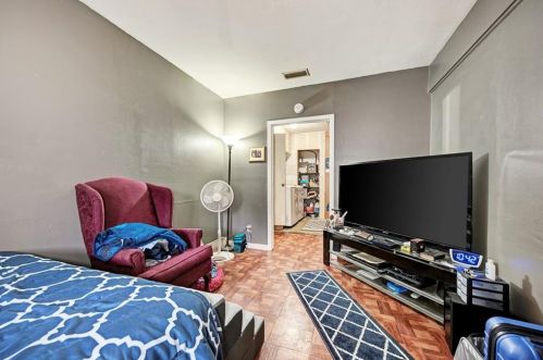 1617 Ashberry Dr, Austin TX  78723-1106 exterior