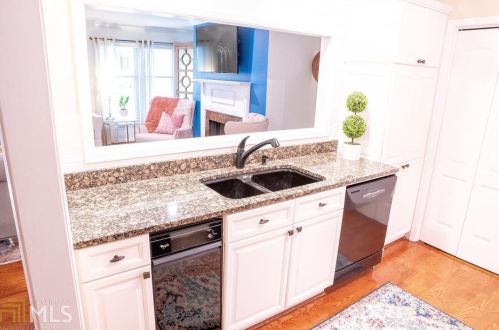 505 Bainbridge Dr, Atlanta GA  30327-4273 exterior