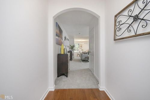 5274 Hanover St, Atlanta GA  30349-5278 exterior