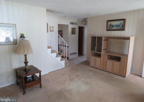 3 Shirley Ln, Trenton NJ 08610 exterior