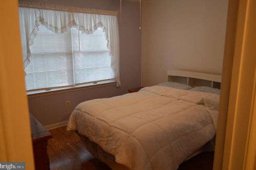 28 Garland Ct, Carlisle PA 17013-4409 exterior