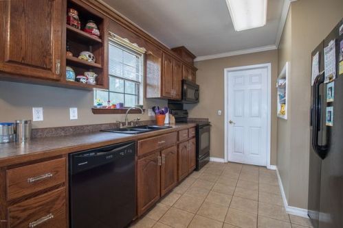 1516 Hillcrest St, Gautier, MS 39553-4662