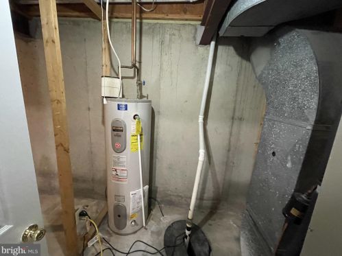 15034 Shamrock Ridge Rd, Silver Spring MD 20906-6107 exterior