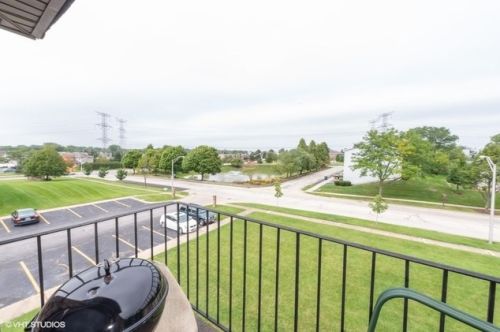 735 Swift Rd, Addison IL  60101-1662 exterior