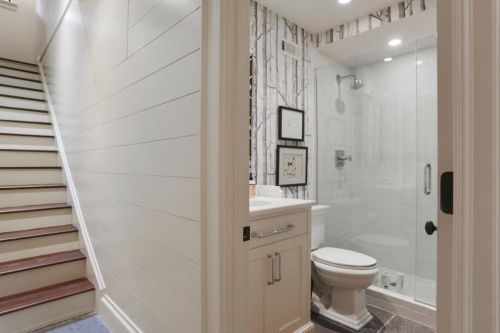 81 Lakeview Ave, Atlanta GA  30305-3779 exterior