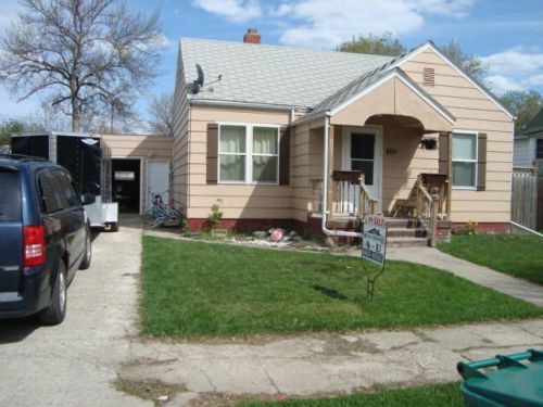 805 5th Ave, Maza, ND 58324-6210