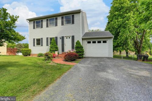 120 Willow View Dr, Carlisle, PA 17013-8479