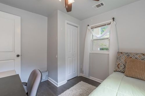136 Burbank Dr, Atlanta GA  30314-2521 exterior