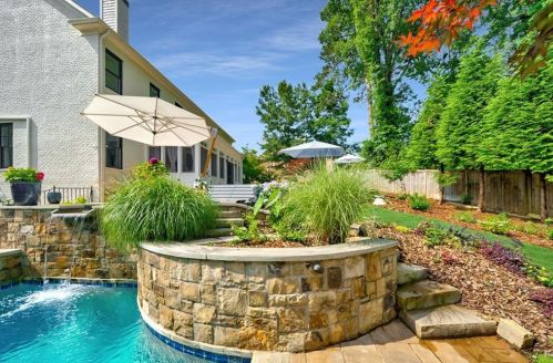 5380 High Point Mnr, Atlanta GA  30342-2000 exterior