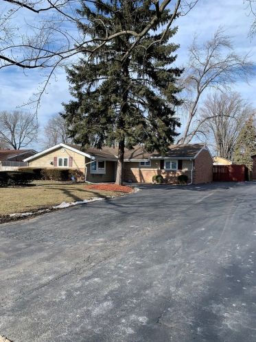 172 Cypress Dr, Lemont, IL 60440-2816