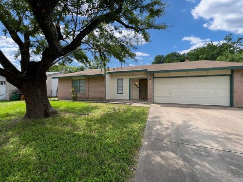 1749 Cricket Hollow Dr, Austin TX  78758-4254 exterior