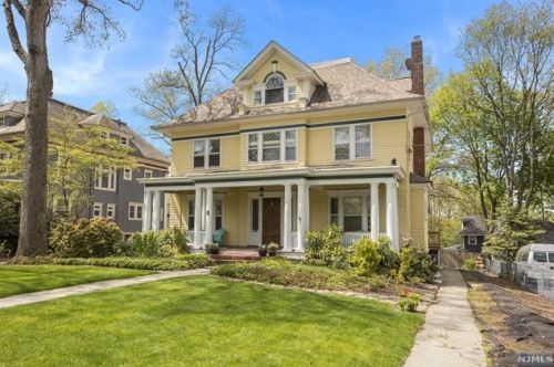 18 Clarendon Pl, Bloomfield NJ  07003-5109 exterior