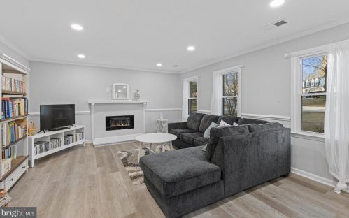 5002 Ten Mills Rd, Columbia MD  21044-1539 exterior