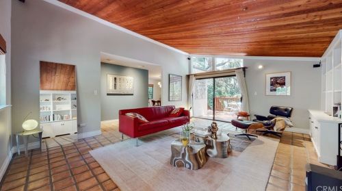 2471 Chevy Chase Dr, Glendale CA  91205-3085 exterior