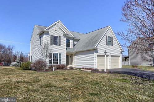 7795 Manada Creek Dr, Harrisburg, PA 17112-8743