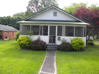 98 Pine St, Bruceton, TN 38317-1906