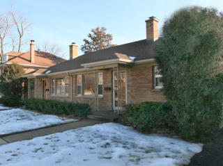 419 June Ter, Hoffman Estates IL  60010-3242 exterior