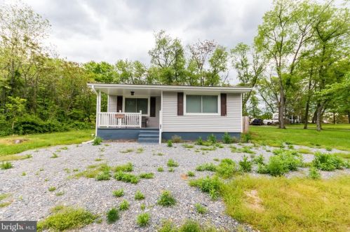 26 Raging River Rd, Falling Waters WV  25419-4247 exterior