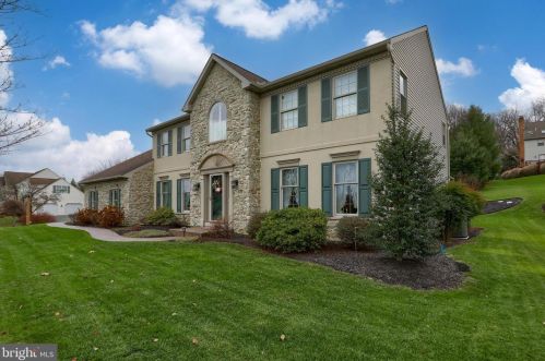 1200 Woodworth Dr, Lancaster, PA 17601-1659