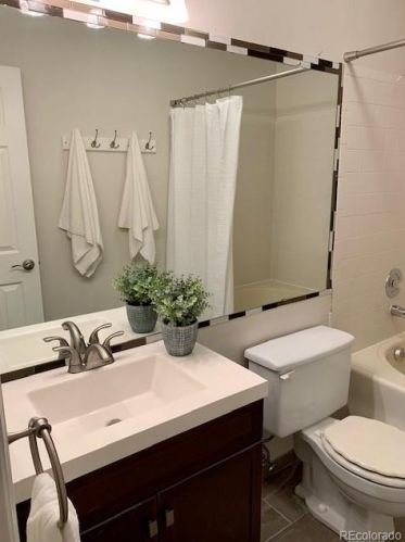 6711 Ivy Way, Englewood CO 80112-1059 exterior